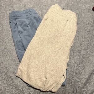 2 AMERICAN Eagle sweatpants